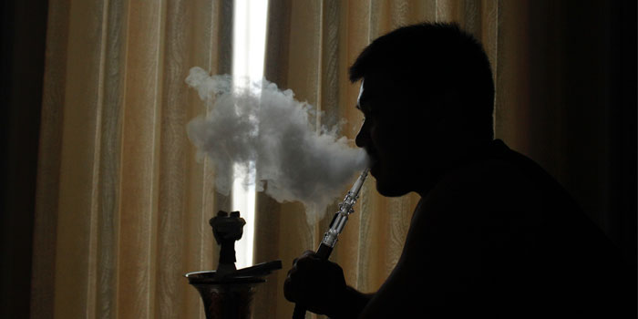 タバコの吸い方とは 肺に入れる吸い方やコツを初心者に優しく解説 Supari スパリ