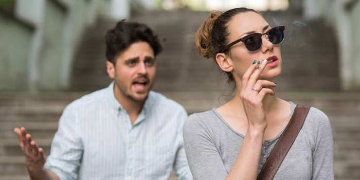 タバコを吸う男性・女性は恋愛対象になるのか？